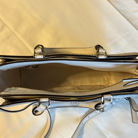 NWOT TORY BURCH ROBINSON CROSSHATCHED IVORY/BLUE LEATHER SATCHEL BAG - Picture 13 of 15